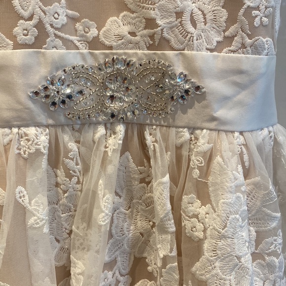 Formal girls dress - Picture 2 of 7